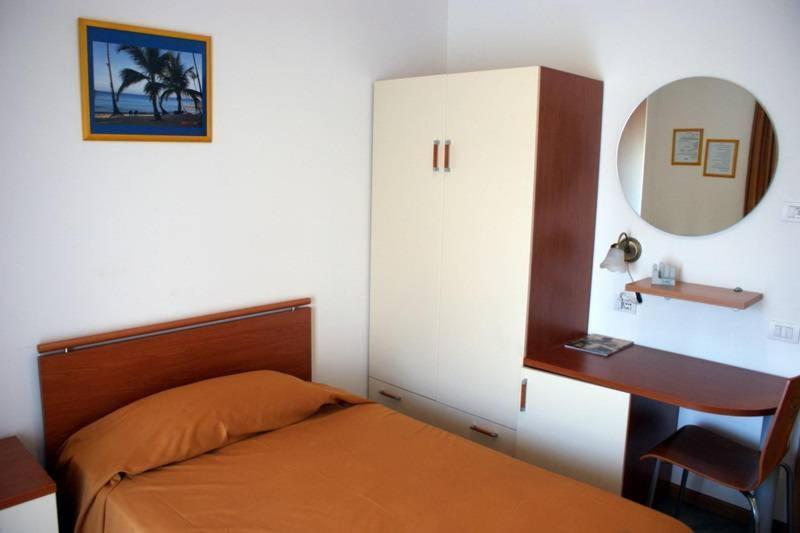 Hotel Il Pino Garlasco Номер фото