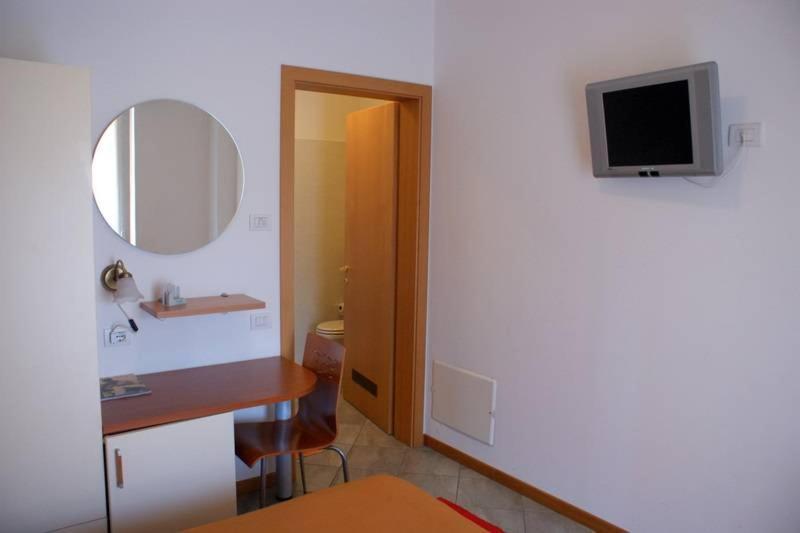 Hotel Il Pino Garlasco Екстер'єр фото